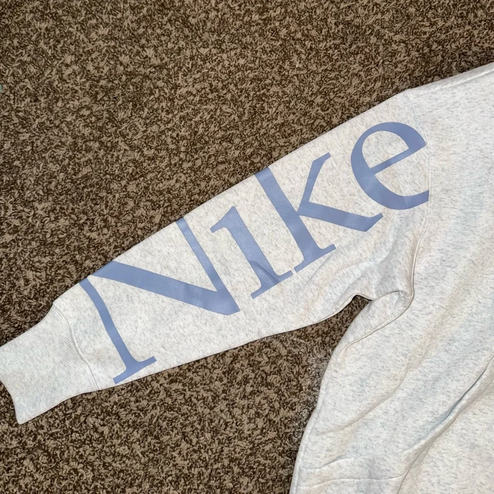 Nike Heather Gray Sweatshirt - Picture 3 of 6